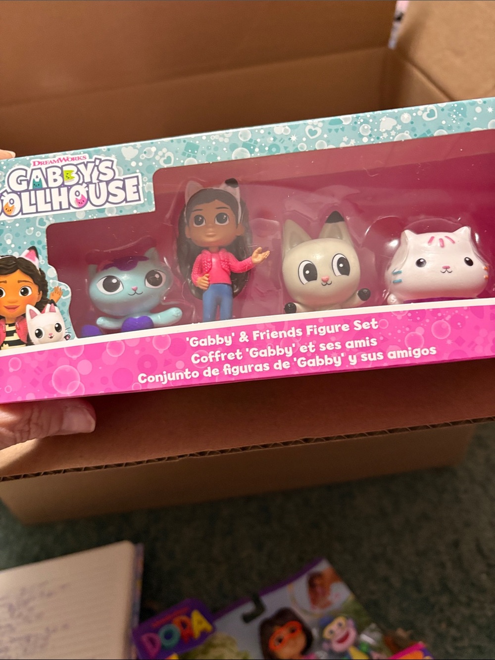DreamWorks Gabby's Dollhouse Gabby & Friends Figure Set - Pink, Teal, Cream